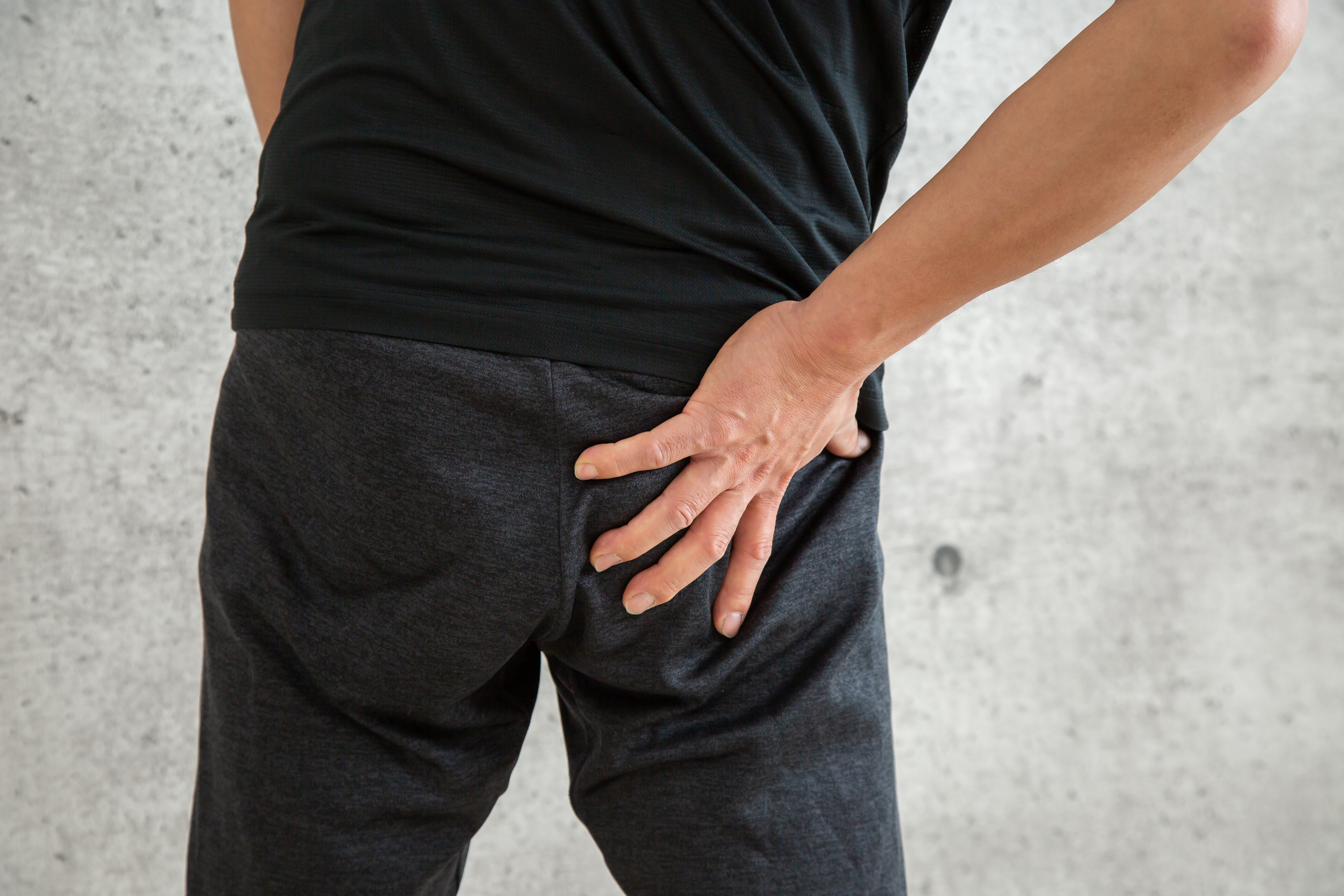 Man with sciatica leg pain receiving acupuncture treatment — Master Tung's acupuncture for sciatic nerve pain in Boca Raton, Ronen Rosenblatt Nir